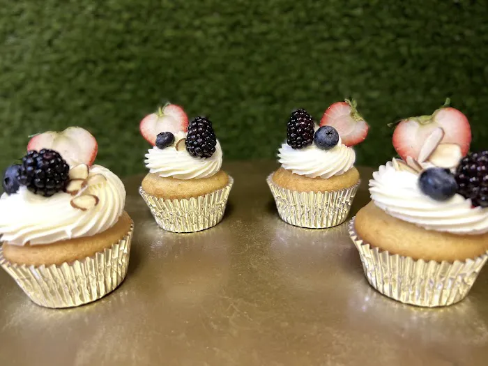 Chloe Cakes and Treats Picture 6