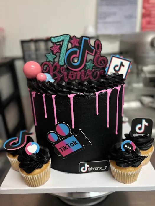Chloe Cakes and Treats Picture 5