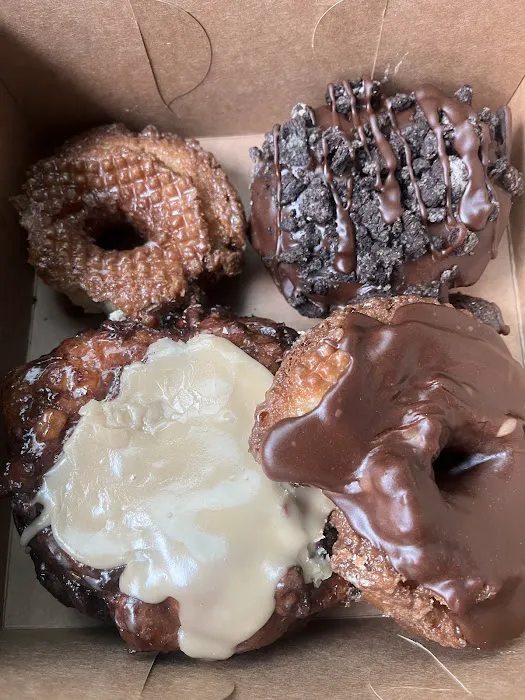 Horseshoe Donuts Picture 6