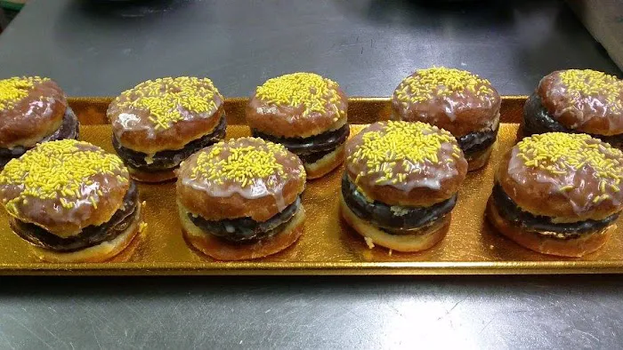 Horseshoe Donuts Picture 1