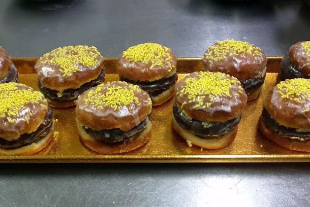 Horseshoe Donuts
