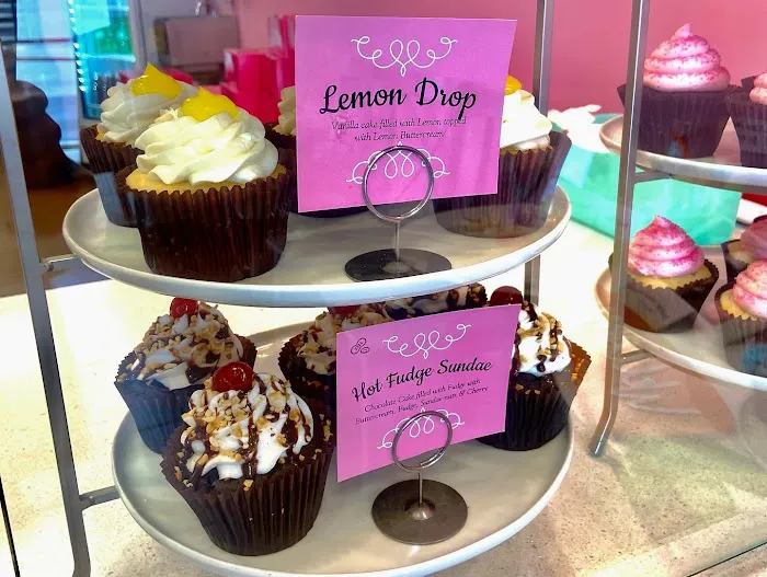 Smallcakes Chesterfield: A Cupcakery and Creamery St. Louis Picture 2