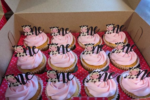 Smallcakes Chesterfield: A Cupcakery and Creamery St. Louis