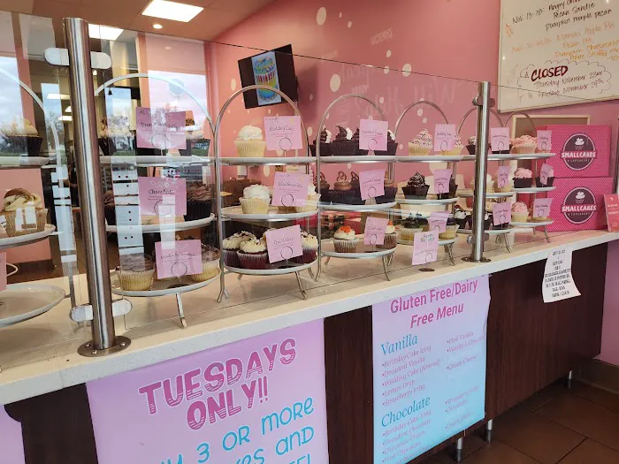 Smallcakes Chesterfield: A Cupcakery and Creamery St. Louis Picture 6