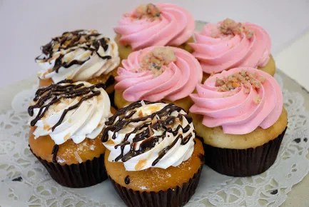 Sarah's Cake Shop Picture 1