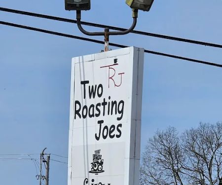 Livy Cakes & Two Roasting Joes