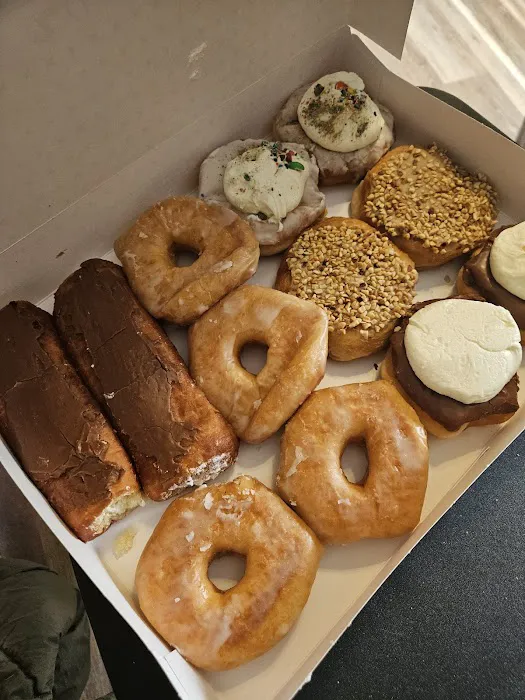 Crispie Creme Donut Shop Picture 4