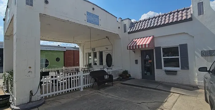 Kool Kakes Bakery & Cafe Picture 1