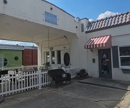 Kool Kakes Bakery & Cafe