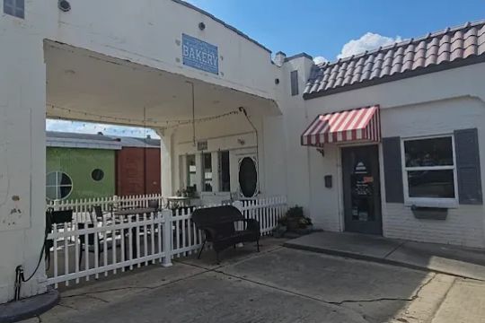 Kool Kakes Bakery & Cafe