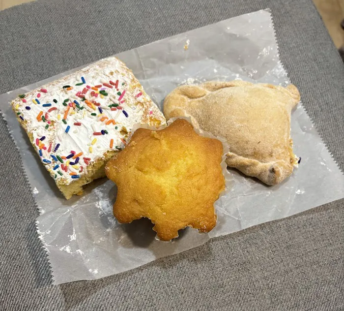 Estrella's Bakery Picture 3