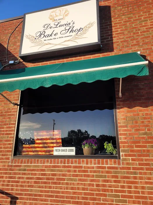DeLucia's Bake Shop Picture 3