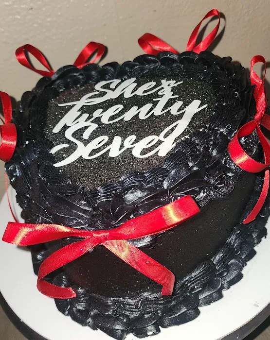 Nova's Decadent Desserts Picture 5