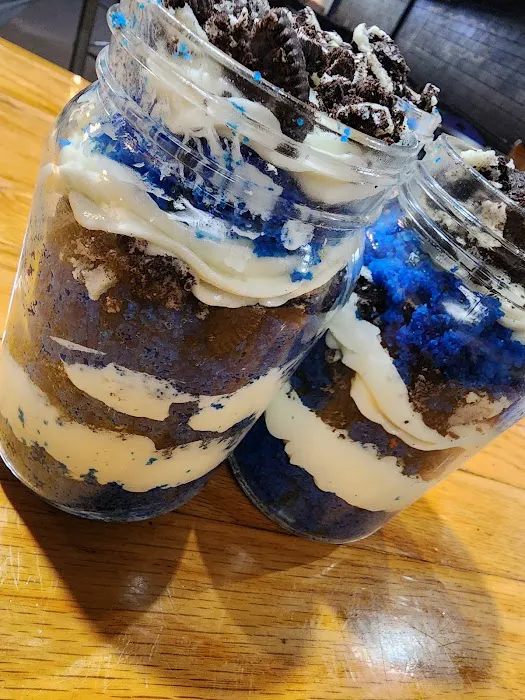 Nova's Decadent Desserts Picture 4