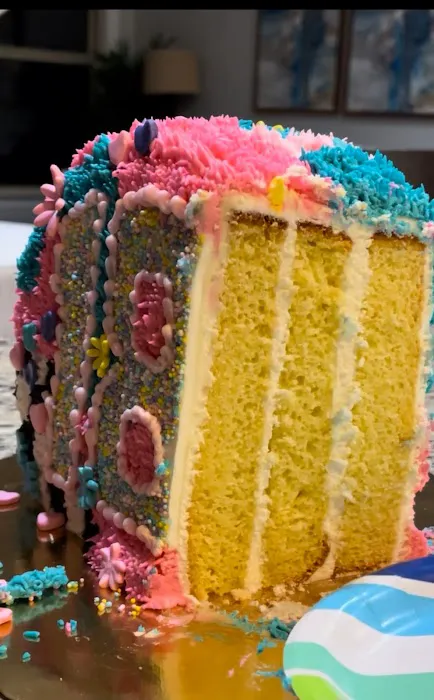 Deb's Sweet Cakes Picture 4
