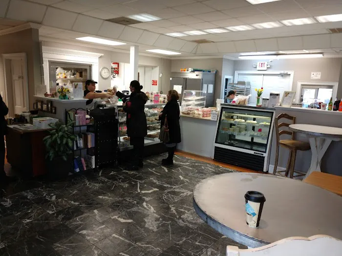 Daphne's Bakery Picture 3