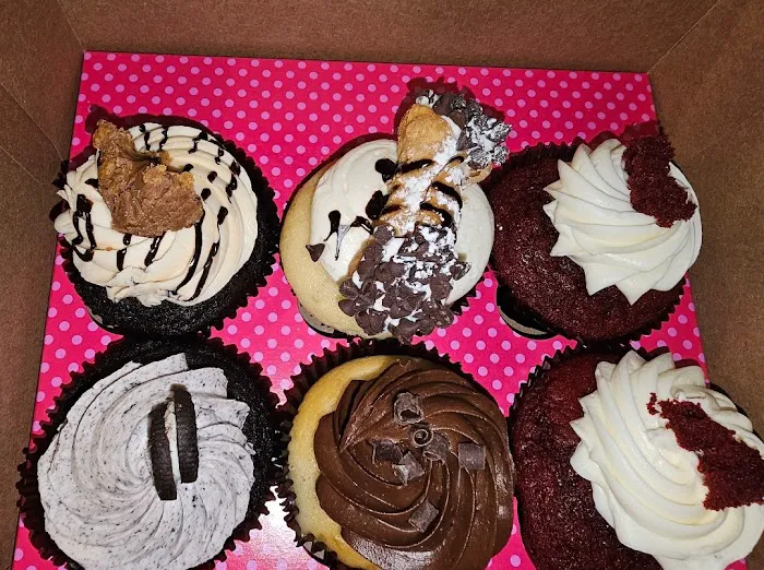 Smallcakes Cupcakery and Creamery - Rock Hill Picture 8