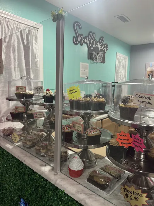 Smallcakes Cupcakery and Creamery - Rock Hill Picture 7