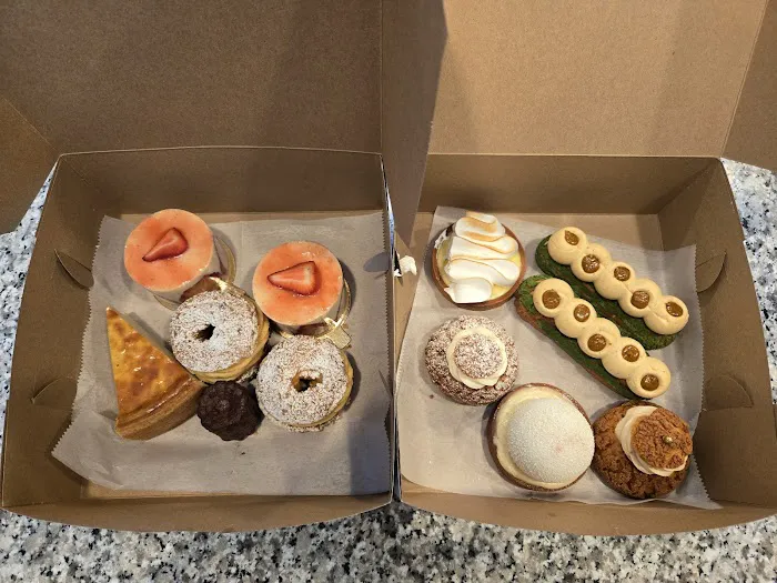 Mado Bakery and Cafe Picture 4