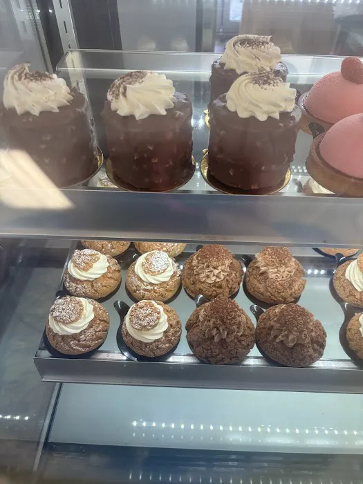 Mado Bakery and Cafe Picture 6