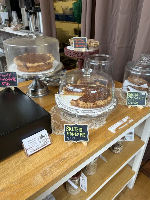 Black Magnolia Southern Patisserie Picture 6
