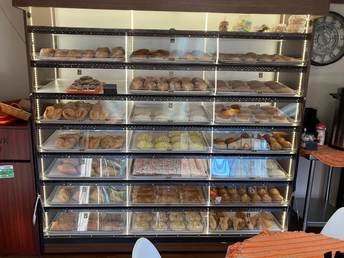 Panaderia Mexicana y Pasteleria Picture 6