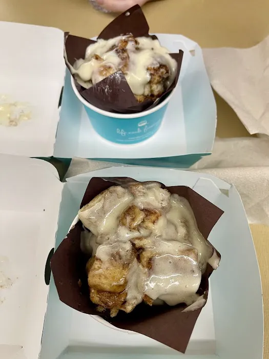 Cinnabon Picture 7