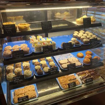 Cakes by B's Blue House Bakery Picture 5