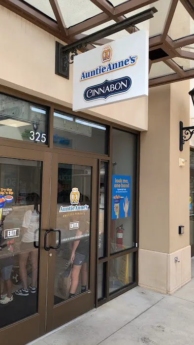 Cinnabon Picture 4