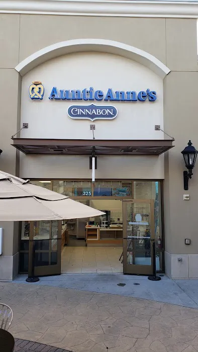 Cinnabon Picture 5