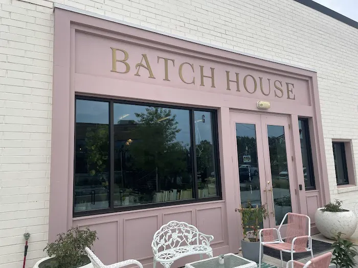 The Batch House Picture 6