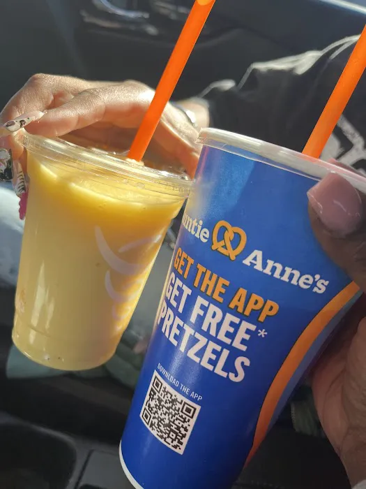 Auntie Anne's Picture 2