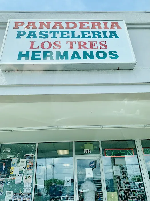 Panaderia Los Tres Hermanos Picture 1