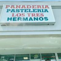 Panaderia Los Tres Hermanos ico