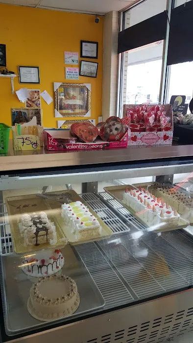 Panaderia Los Tres Hermanos Picture 3