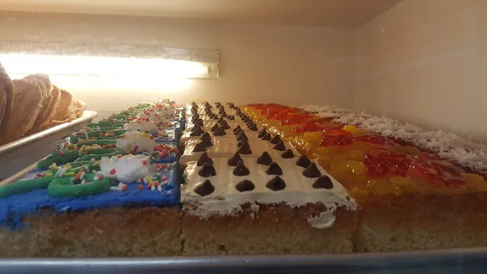 Panaderia Los Tres Hermanos Picture 2
