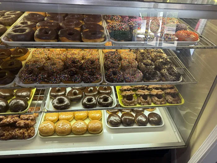 Rainbow Donuts & Deli Picture 7