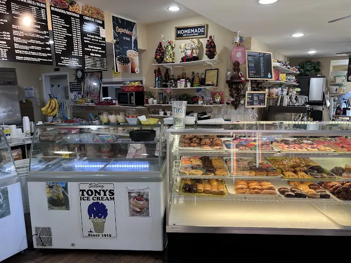 Rainbow Donuts & Deli Picture 9