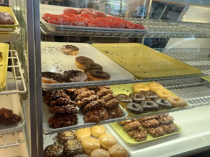 Rainbow Donuts & Deli Picture 2