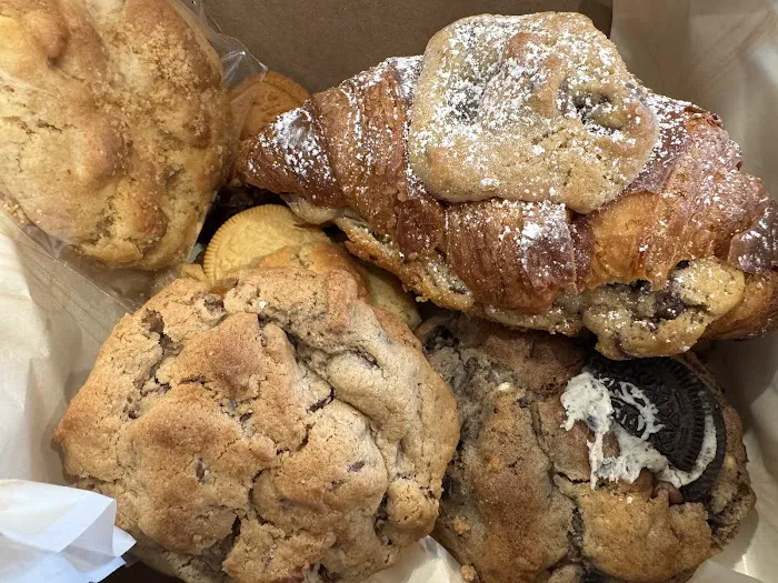 La Bonbonnière Bakery Picture 3