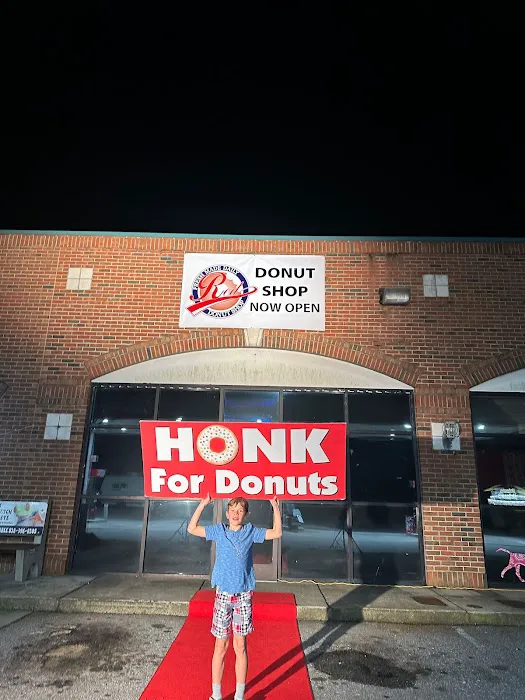 Red Donut Shop Wallburg Picture 3