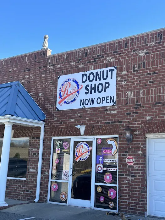 Red Donut Shop Welcome Picture 3