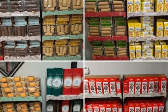 Dewey's Bakery Holiday Store