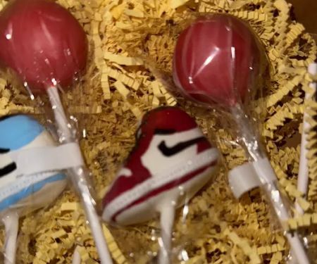 Dainty Cake Pops