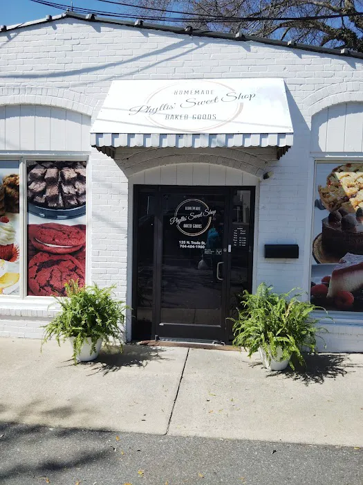 Phyllis' Sweet Shop Picture 2