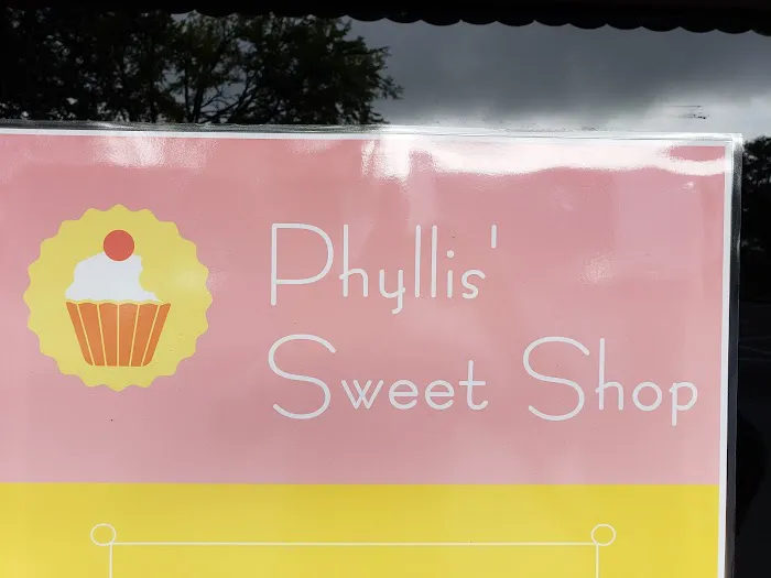Phyllis' Sweet Shop Picture 8