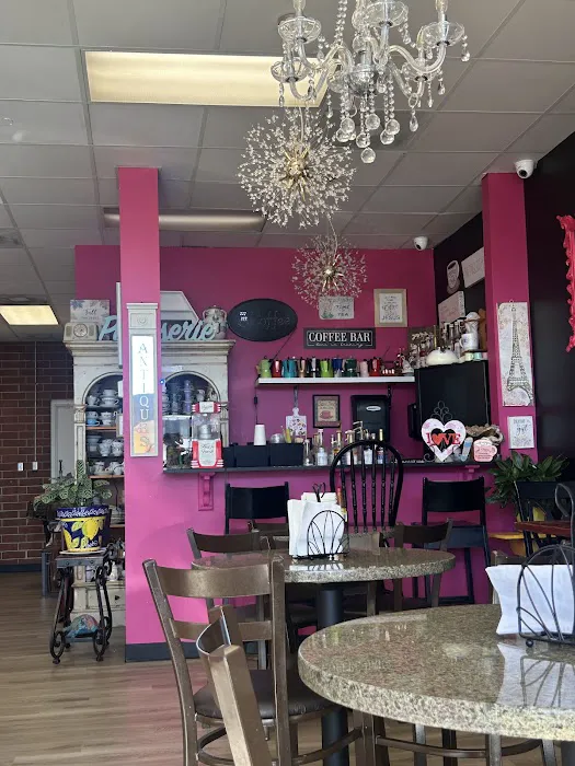 La Dolcekca Deluxe Bakery Picture 9