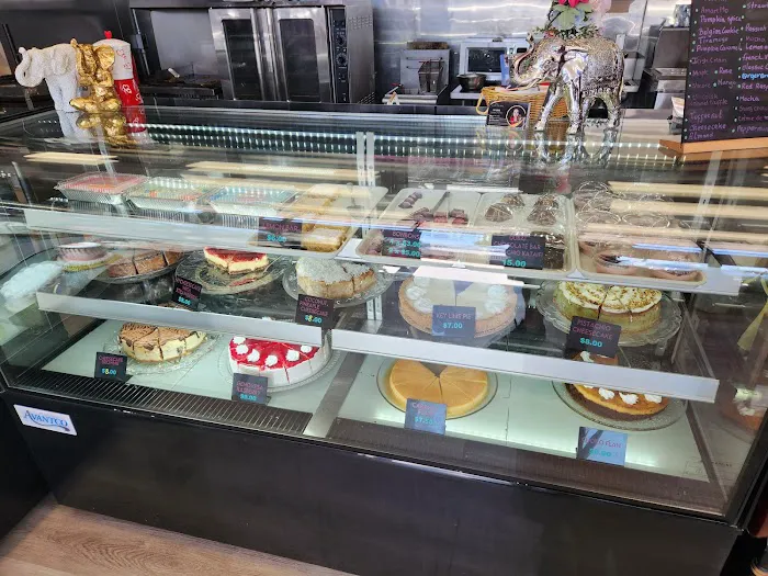 La Dolcekca Deluxe Bakery Picture 6