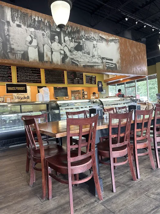 Dioli's Italian Market Picture 5