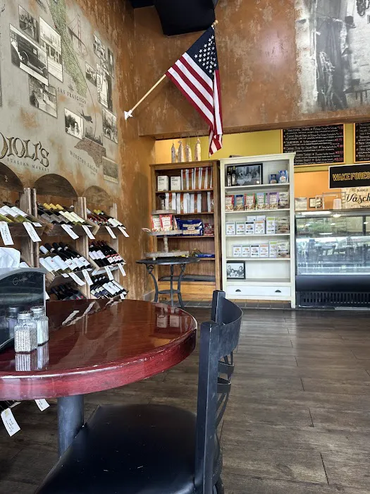 Dioli's Italian Market Picture 9